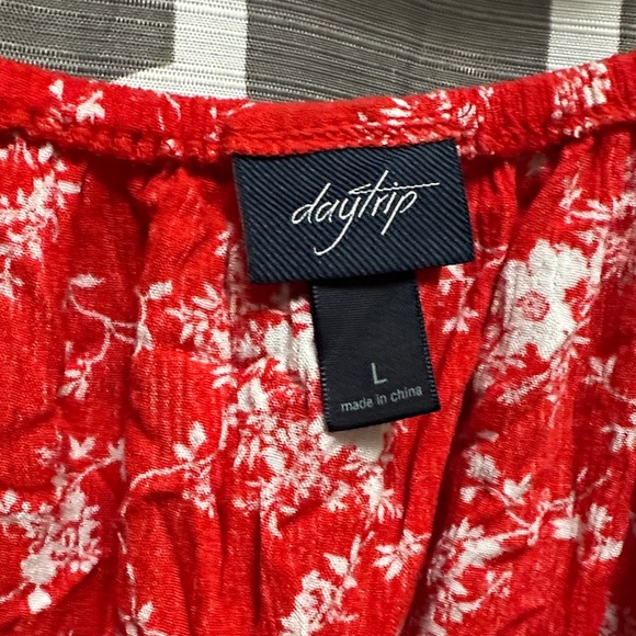 Daytrip Red and White Floral Blouse - Picture 2 of 2